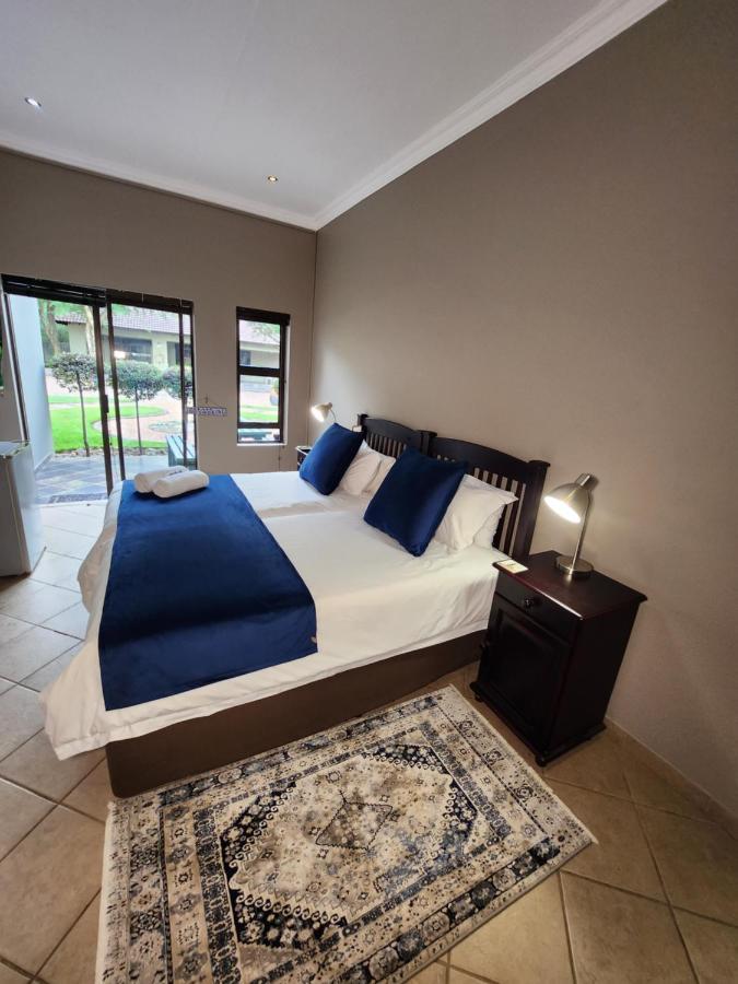 Rip Van Winkel Guest House Lephalale Zewnętrze zdjęcie
